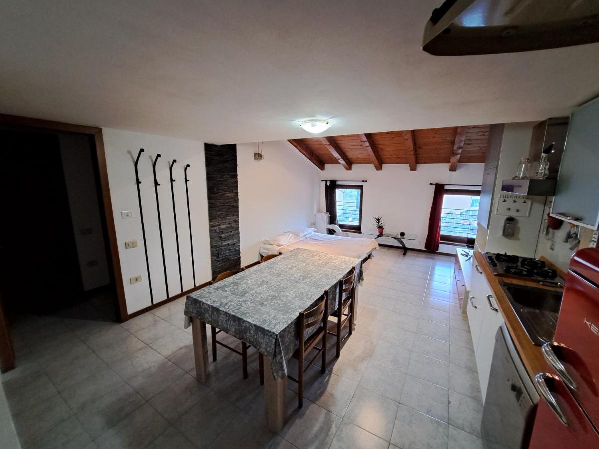ריבה דל גארדה Casa Vacanze S.Tomaso מראה חיצוני תמונה